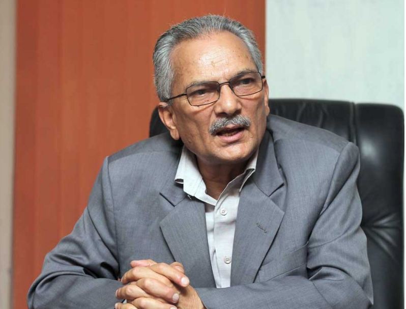 बाबुराम भट्टराई भन्छन् : टाउकाको ओखती नाइटामा लगाएर हुन्न