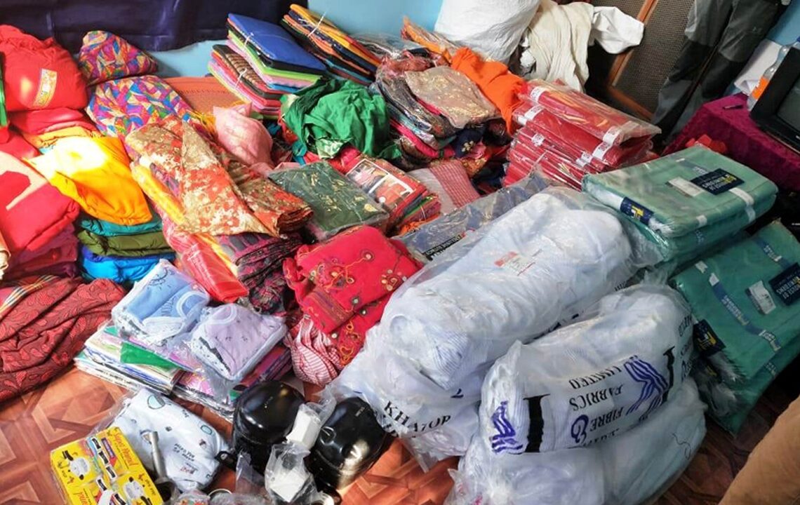 रु ४ लाख ७५ हजार वराबरको भन्सार छली ल्याएका कपडा वरामद