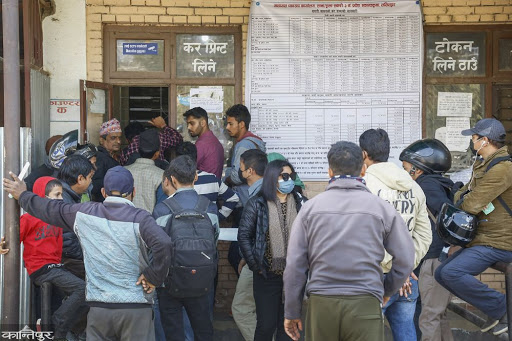 उपत्यकामा सङ्क्रमण बढ्यो, सेवाग्राहीको भीड घटेन