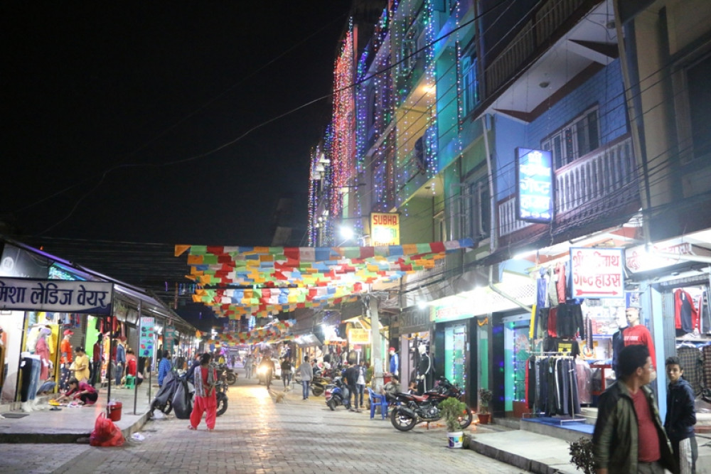 ११ करोड ४९ लाख खर्चेर भरतपुर महानगरलाई झिलीमिली बनाइँदै