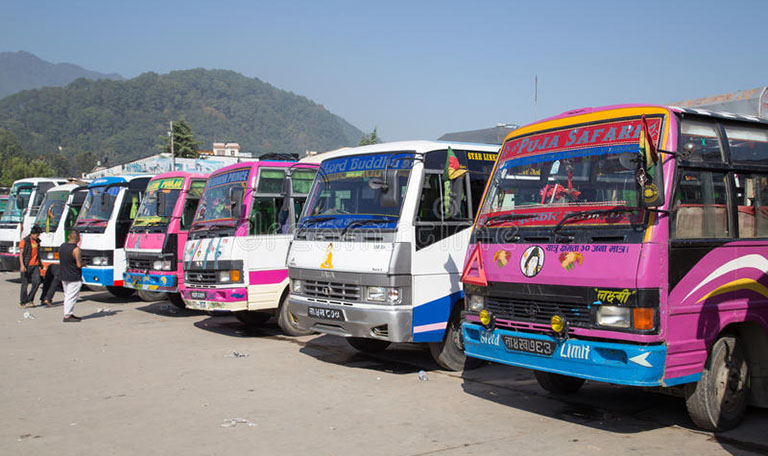 दशैँ शुरु : बसपार्कमा यात्रु छैनन्