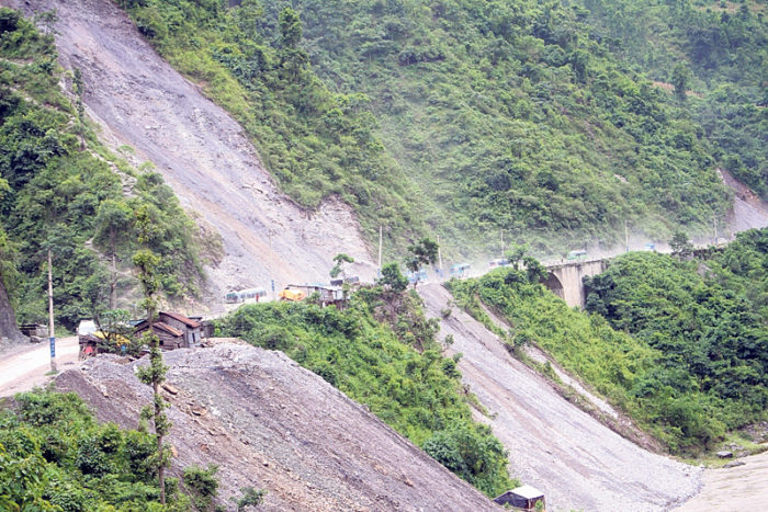 टुनिखर्क पुग्ने सडक निर्माण