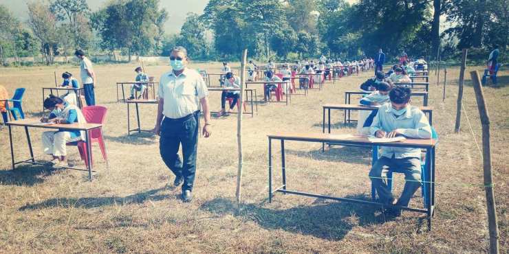 सुरक्षा मापदण्ड अपनाएर कक्षा ११ को परीक्षा शुरु