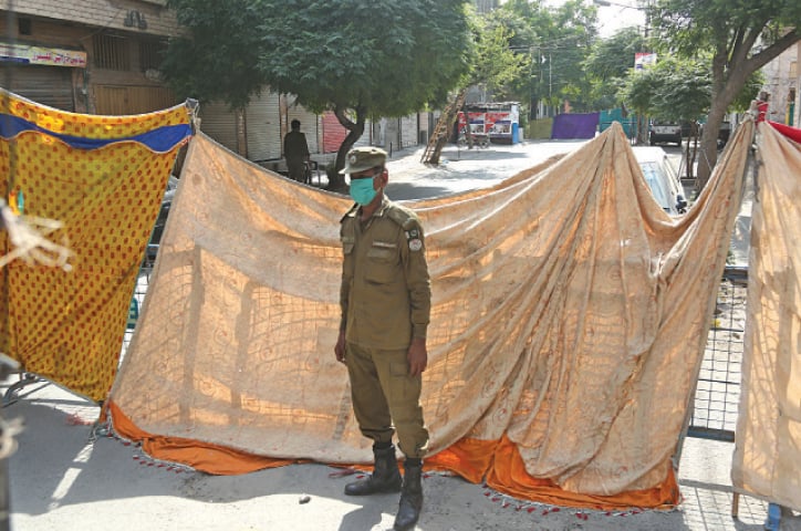 लाहोरको प्रदर्शन रोक्न सरकारद्धारा लकडाउन घोषणा