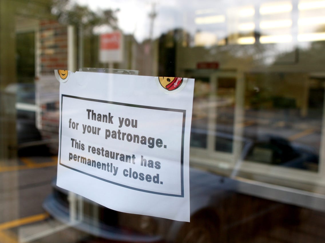 More than 110,000 U.S. restaurants close amid pandemic