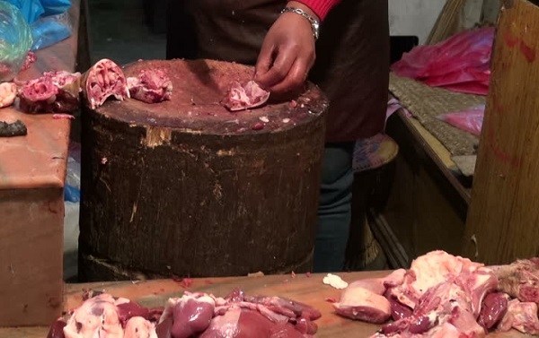 पशु बधशालाको अभावमा अस्वस्थकर मासु खाँदै विराटनगरवासी