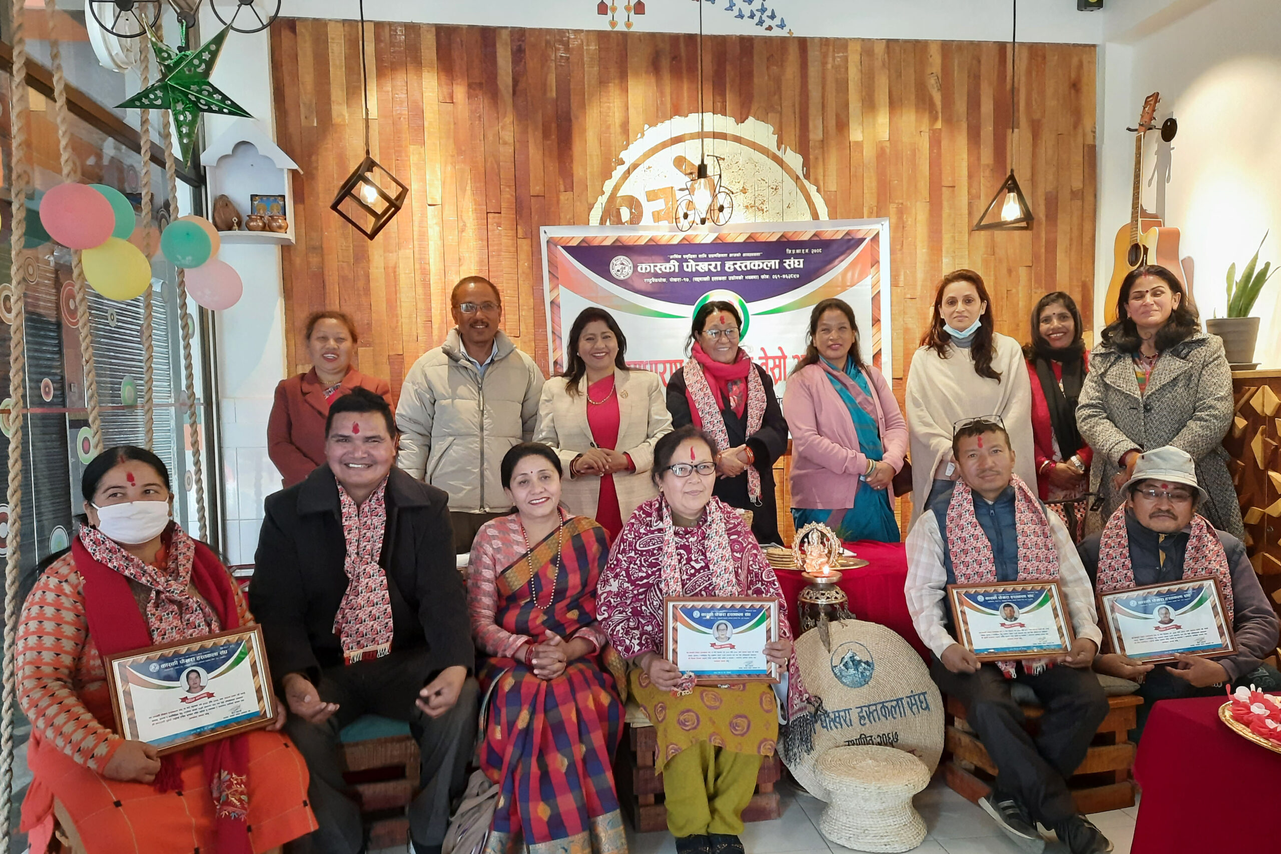 पोखरा हस्तकला सङ्घमा महिला उद्यमी रामकली खड्का