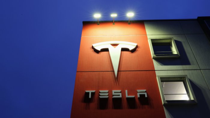 Tesla delivered record number of cars in 2020