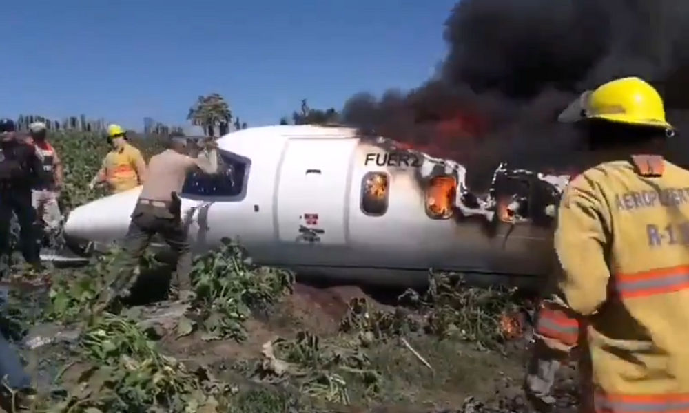 At least 6 soldiers killed in plane crash in eastern Mexico