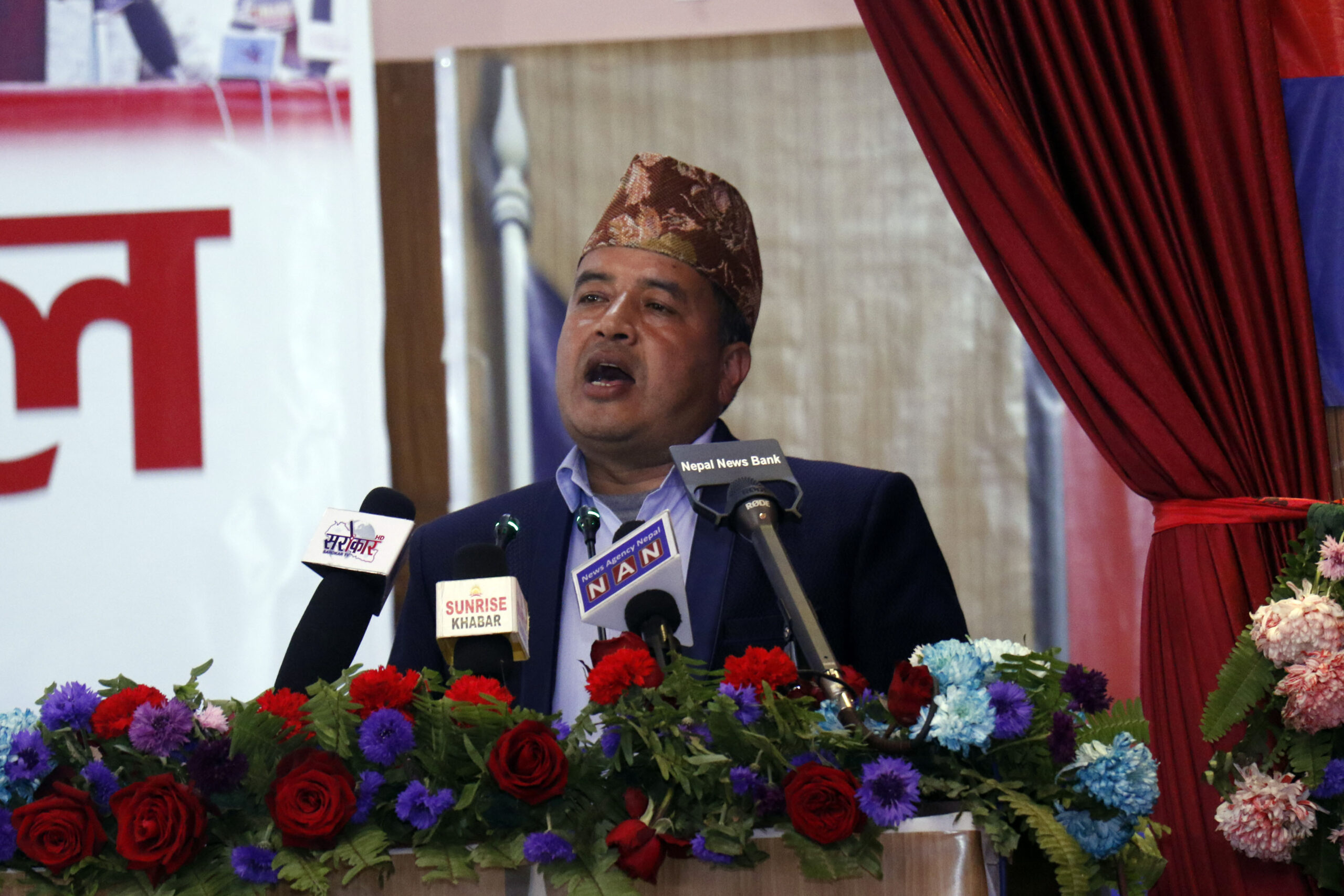 सर्वोच्च अदालतले संसद पुनर्स्थापना नगरेको भए प्रचण्ड माधव नेपालले लड्डु होइन आची खाएर सडकमा आउँथे : महेश बस्नेत