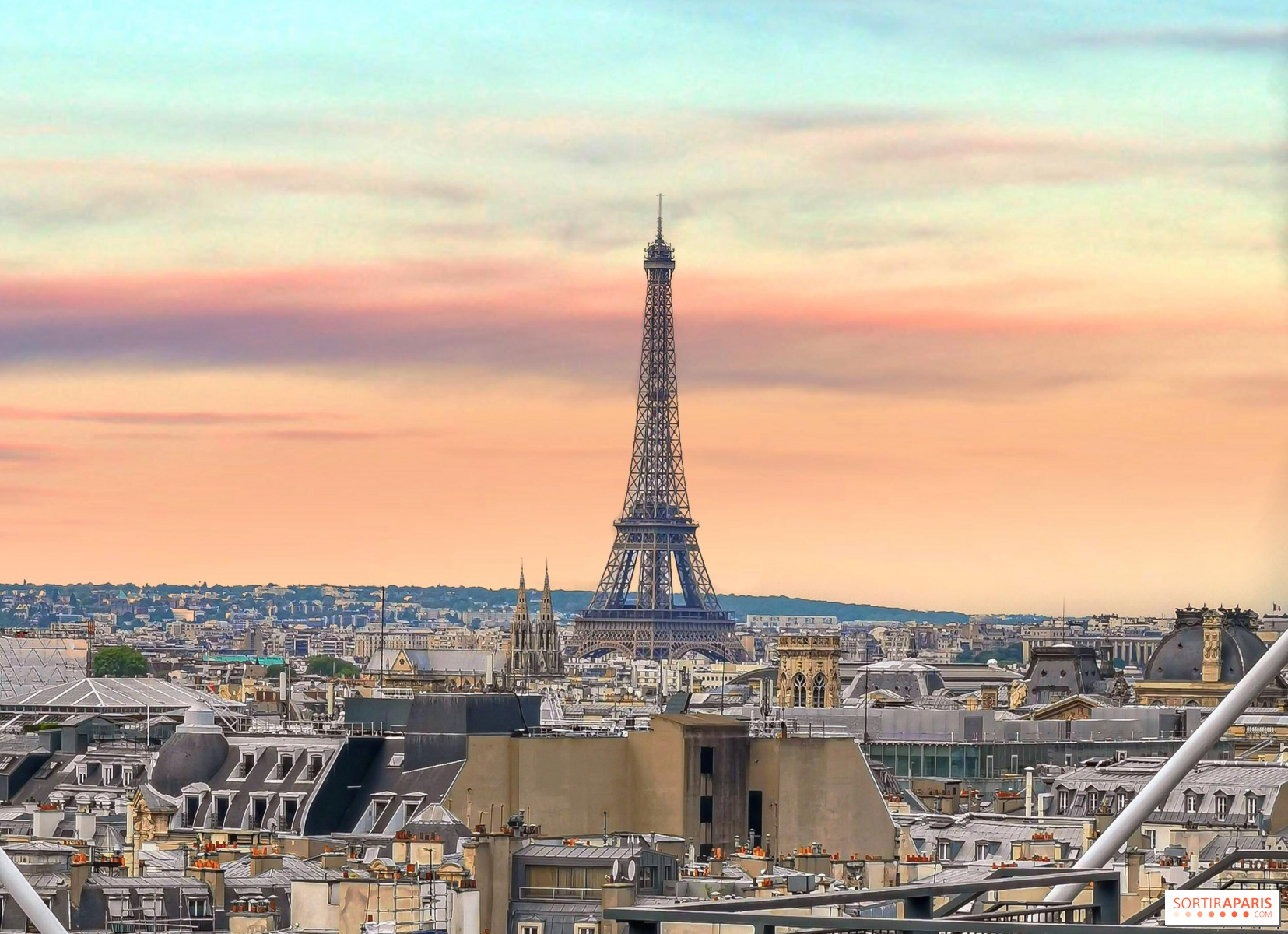 France reports 41,869 new coronavirus cases, 897 deaths in past 24 hours
