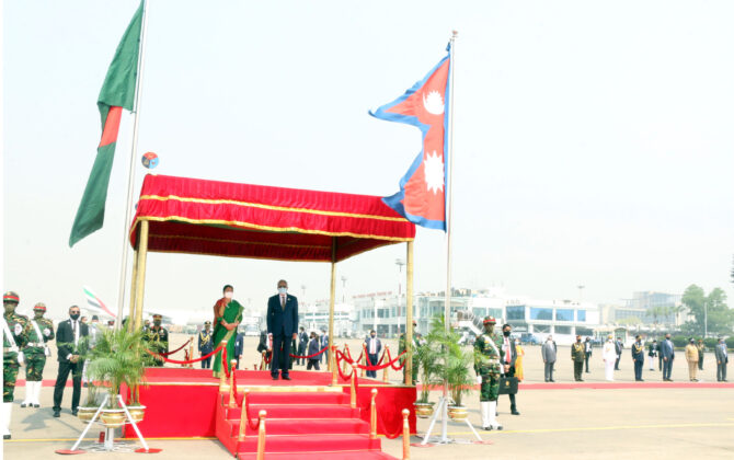 हेर्नुहोस् ९ तस्बिरमा यस्तो  हुँदैछ राष्ट्रपति भण्डारीको राजकीय बङ्गलादेश भ्रमण