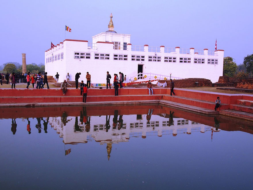 लुम्बिनी घुम्न आउने पर्यटक बढ्दै