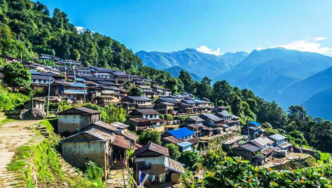 उठ्दै, जाग्दै र बढ्दै कविता गाउँ