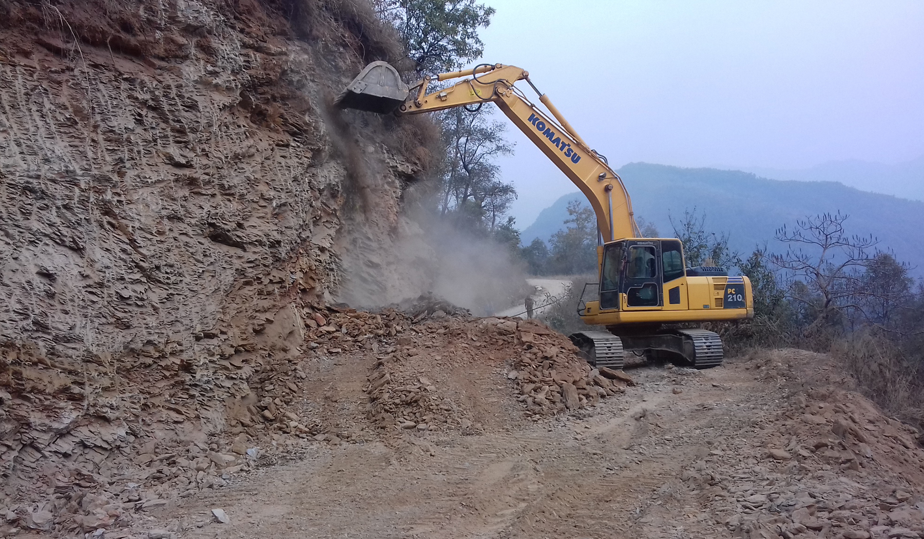 निषेधाज्ञामा पूर्वाधारका काम धमाधम