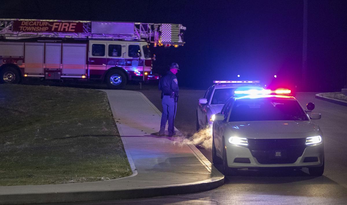 Police: 8 killed in shooting at Indianapolis Fedex facility