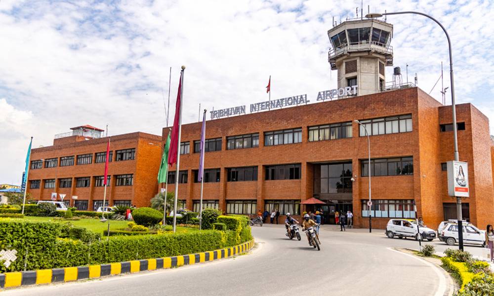 हवाई यात्रुलाई हरियो नम्बर प्लेटको ट्याक्सी