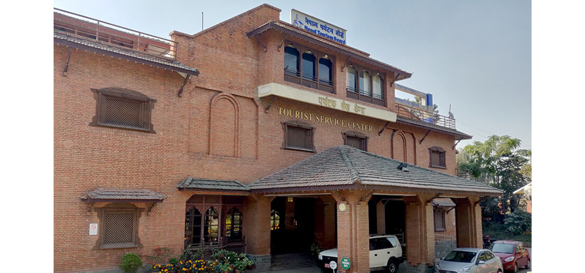 महामारीमा नेपालका विभिन्न स्थानमा अड्किएका विदेशी नागरिकको उद्धार गर्दै पर्यटन बोर्ड