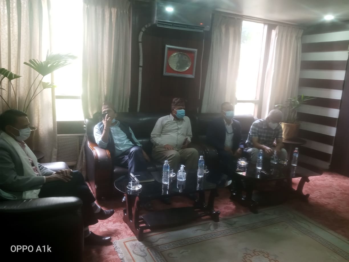 स्वास्थ मन्त्री तामाङले सहयोगको अपिल गरेपछि काठमाडौंका मेयरले घोषणा गरे सिन्धुपाल्चोकका बाढी पहिरो पीडितको लागि २ करोड