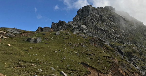 त्रिदेशीय महाबु सडकखण्डको काम  सदरमुकामबाट शुरु