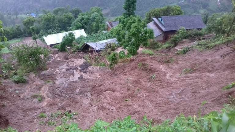 २६ जिल्ला पहिरो र ढुबानबाट प्रभावित हुने संभावन, कुन कुन जिल्ला परे ?