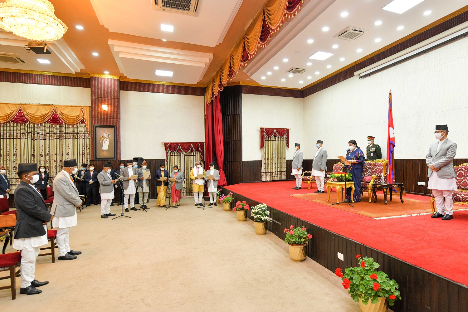 प्रधानमन्त्री ओलीद्वारा मन्त्रिपरिषद् विस्तार, गृहमा अधिकारी, सञ्चारमा थापा