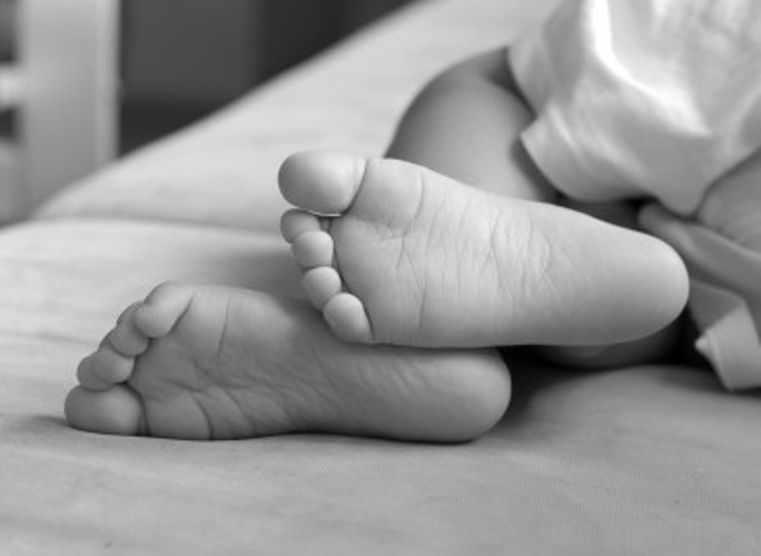 लिचीको दाना अड्किएर छ महिने बालकको मृत्यु