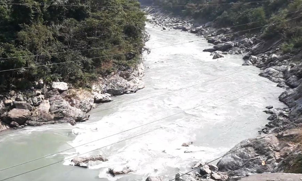 थुनिएको मस्र्याङ्दी नदी विस्तारै खुल्दैै