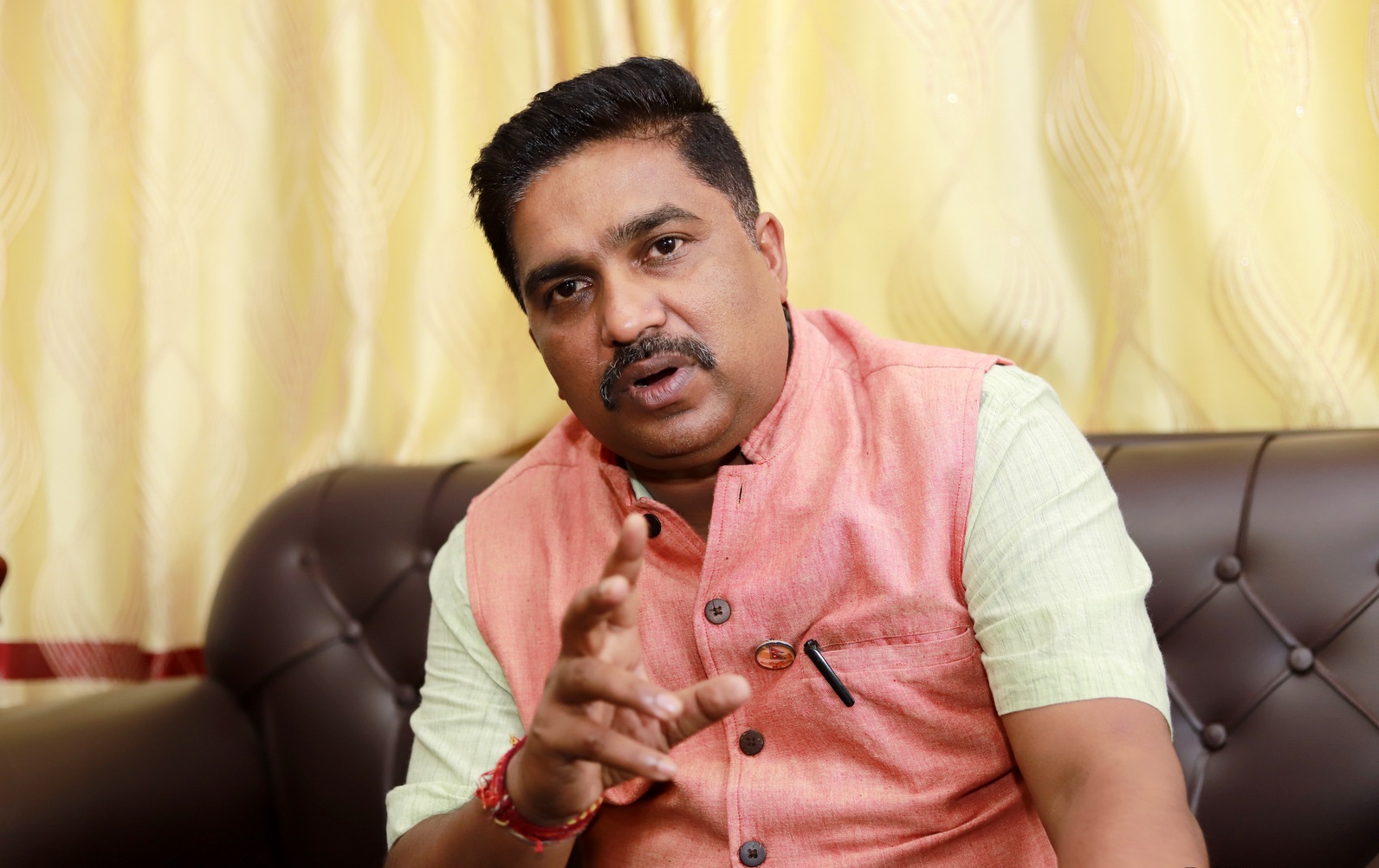 मन्त्री यादवद्वारा पेट्रोलियम पाइपलाइन तथा भण्डारण गृहको निरीक्षण