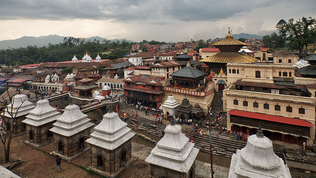पशुपतिनाथ मूल मन्दिर क्षेत्र सुनसान, बाहिर भक्तजनको चहलपहल