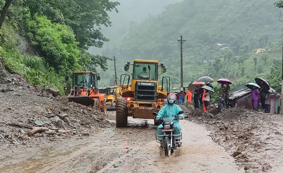 आंशिक सञ्चालनमा आयो डुम्रे–बन्दीपुर सडक