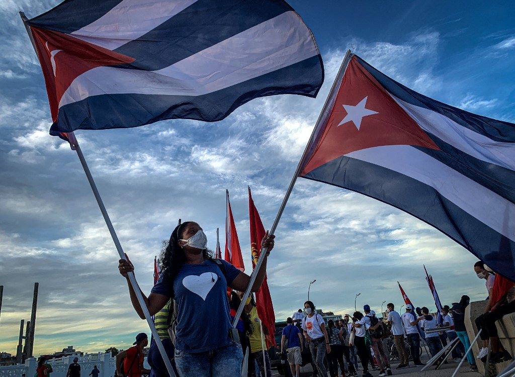 Cuba legalizes small and medium enterprises in boost for private sector