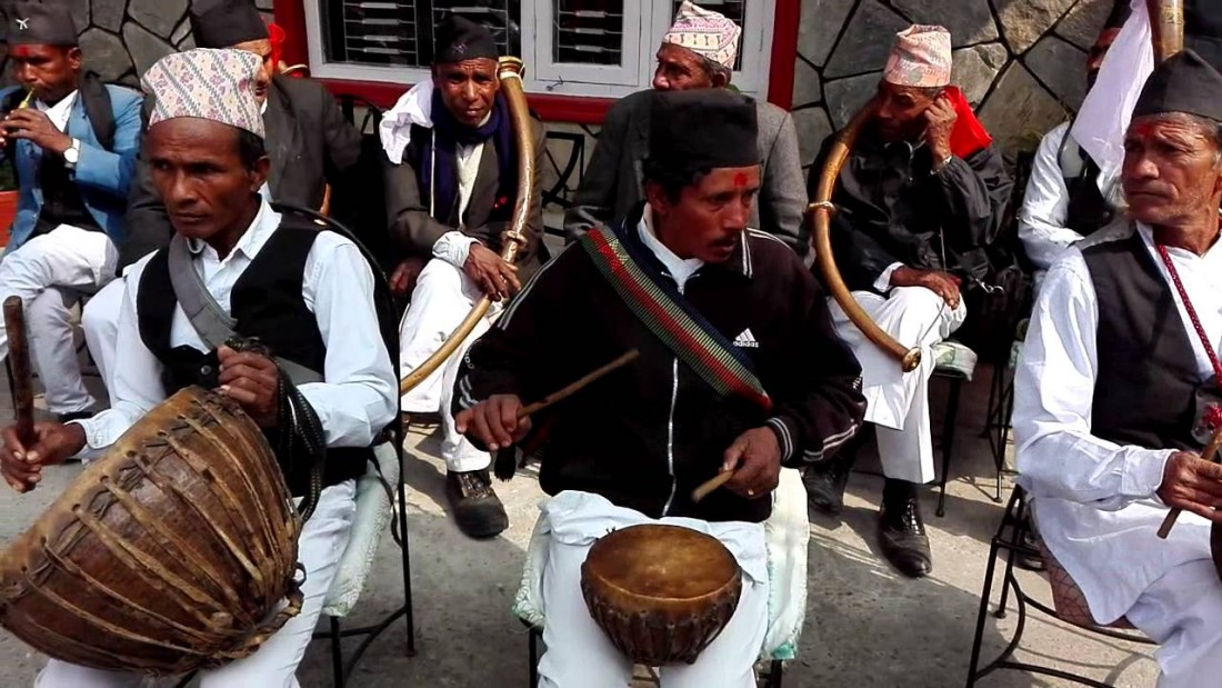 कर असुल गर्न महानगरपालिका पञ्चेबाजासहित टोलटोलमा