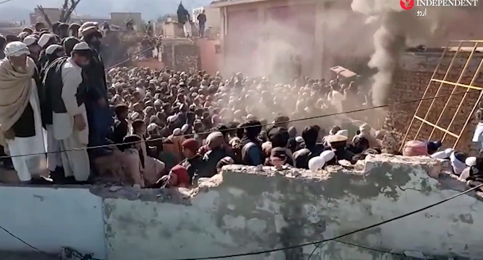 Mob in Pakistan sacks Hindu temple over blasphemy row