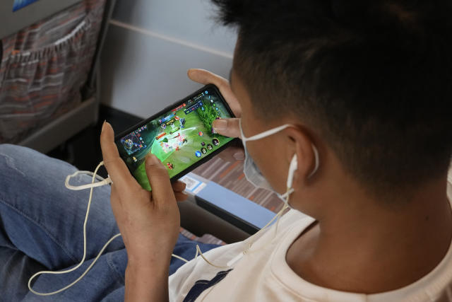 Parents laud Chinese rules aimed at kids’ ‘unhealthy’ gaming