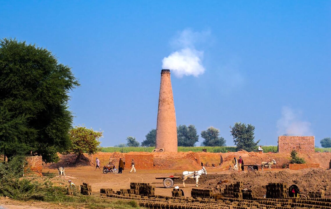 जग्गा बेचेर ऋण तिर्न थाले इँटा व्यवसायीले