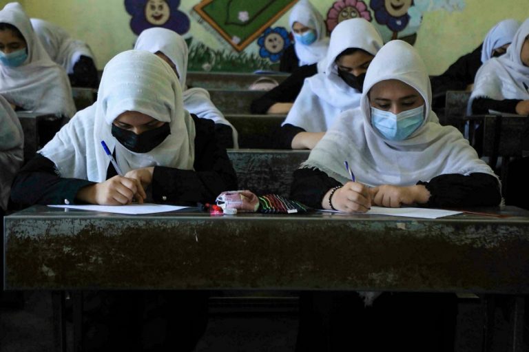 अफगानिस्तानमा विद्यालय खुल्न थाले