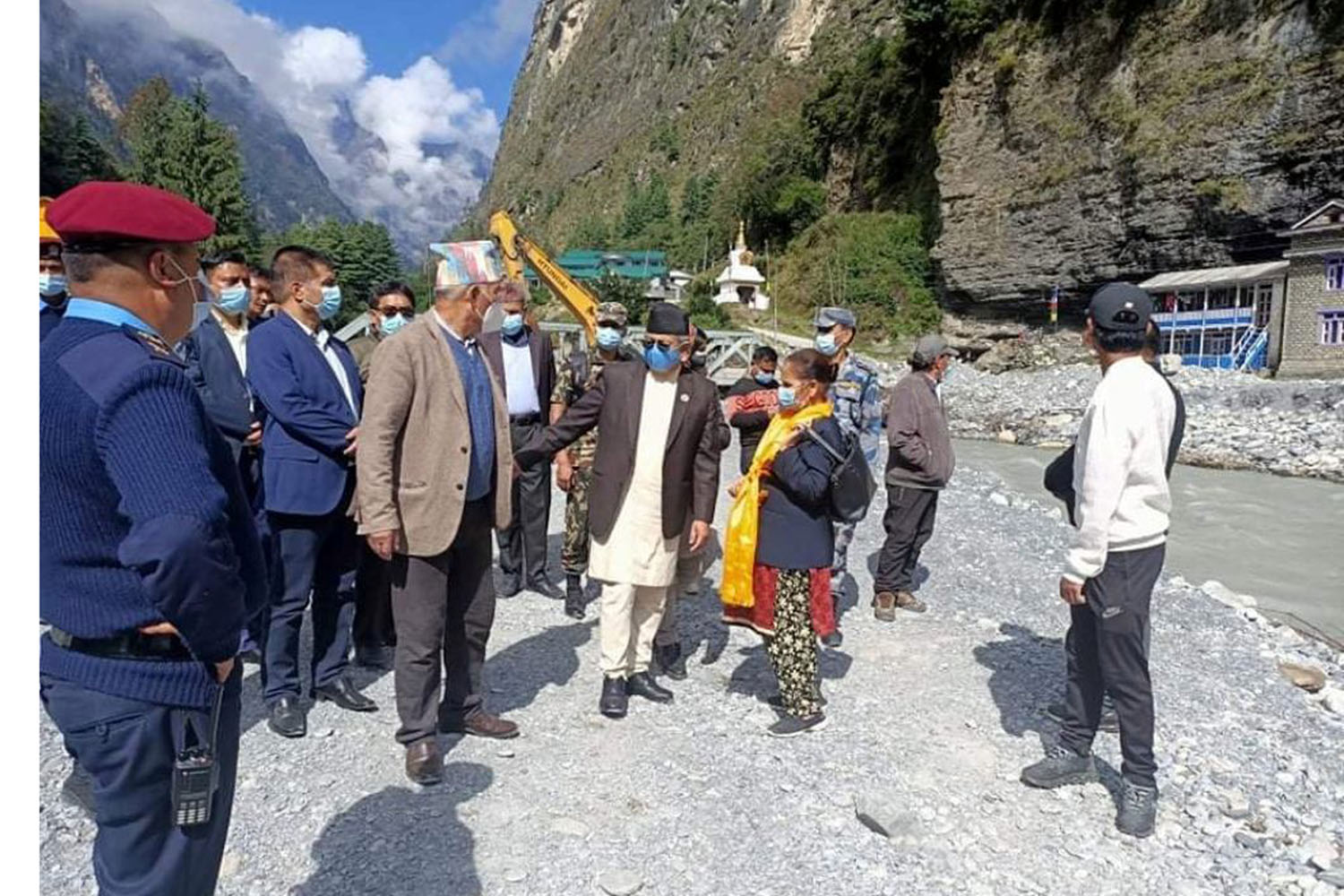 गृहमन्त्री खाँणद्वारा बाढीपहिरा प्रभावित मनाङको अनुगमन