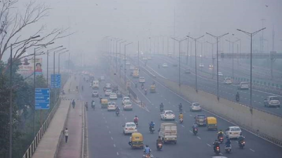 Delhi Air Quality remains in ‘very poor’ category, AQI at 379