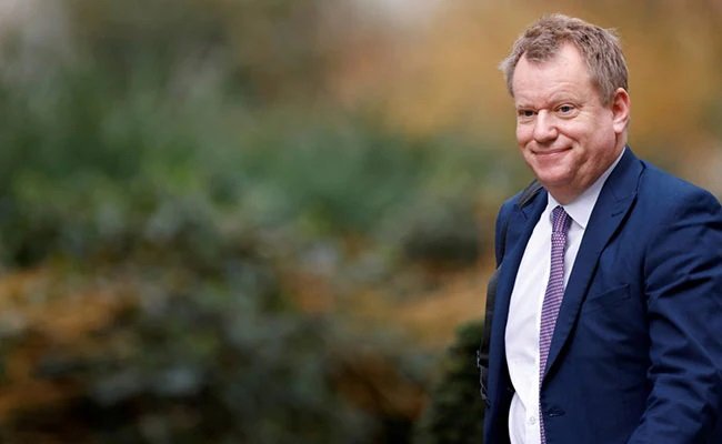 UK Brexit minister quits as new COVID rules spark anger