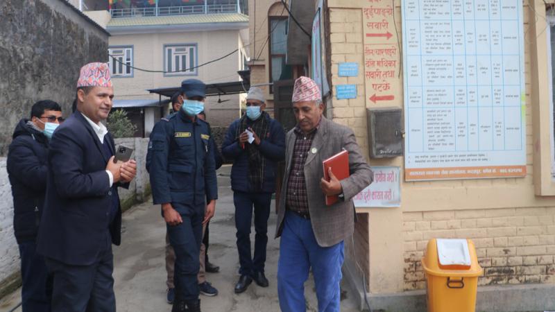 बिचौलियालाई कार्यालयभित्र प्रवेश नदिनुस्ः मन्त्री दाहाल
