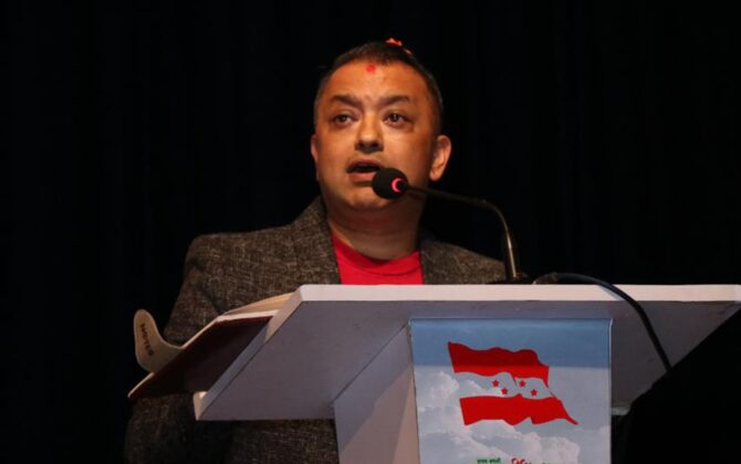 संसद् छिर्दैमा ‘जे गरे पनि हुन्छ’ भन्ने दम्भ त्याग्न सांसदहरूलाई गगन थापाको आग्रह
