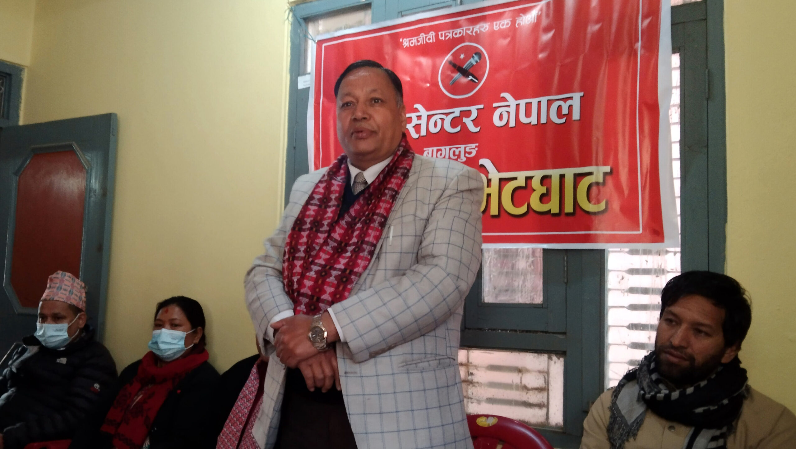 बजेट थप्नुपर्ने योजनाको नाम पठाउनुस् : शिक्षामन्त्री