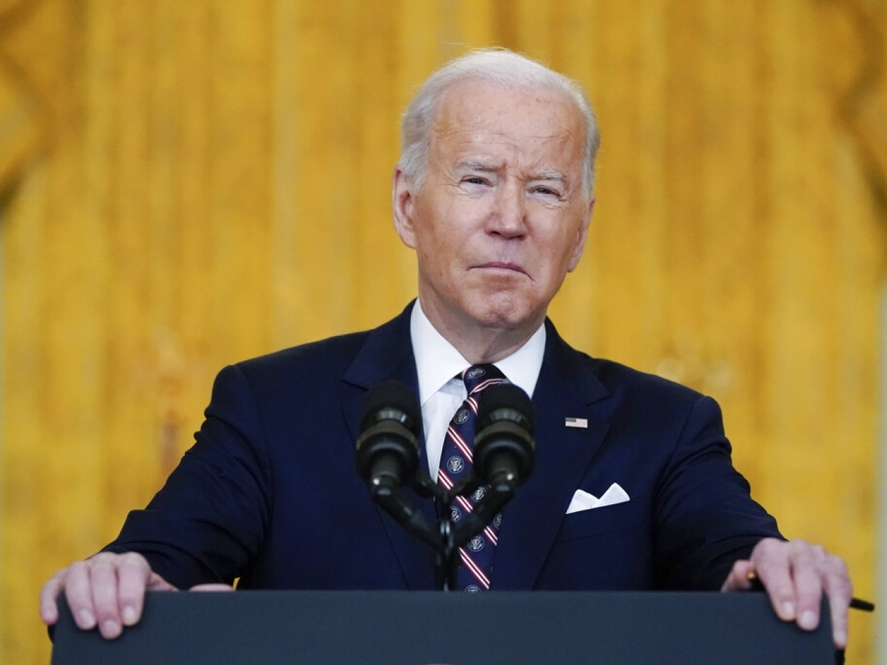 US sanctions cut Russia off from Western financing