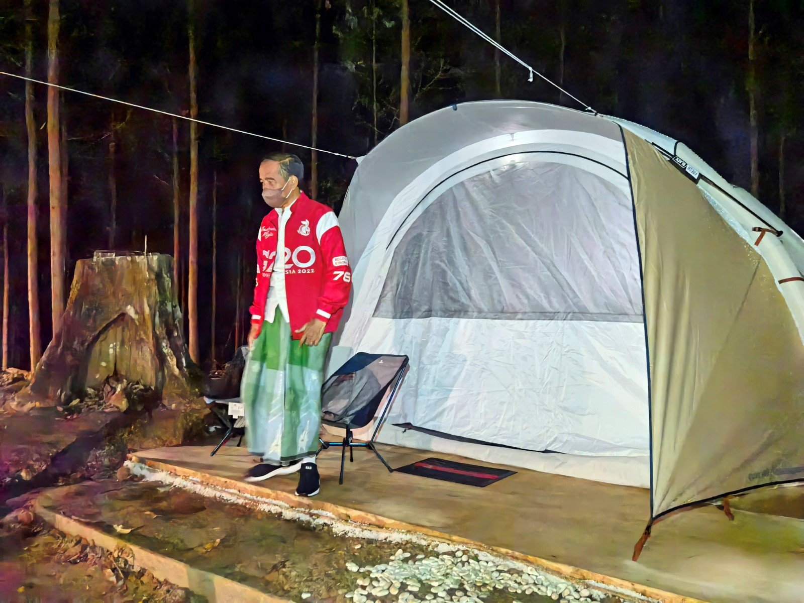 Indonesia’s president takes camping trip to site of new capital