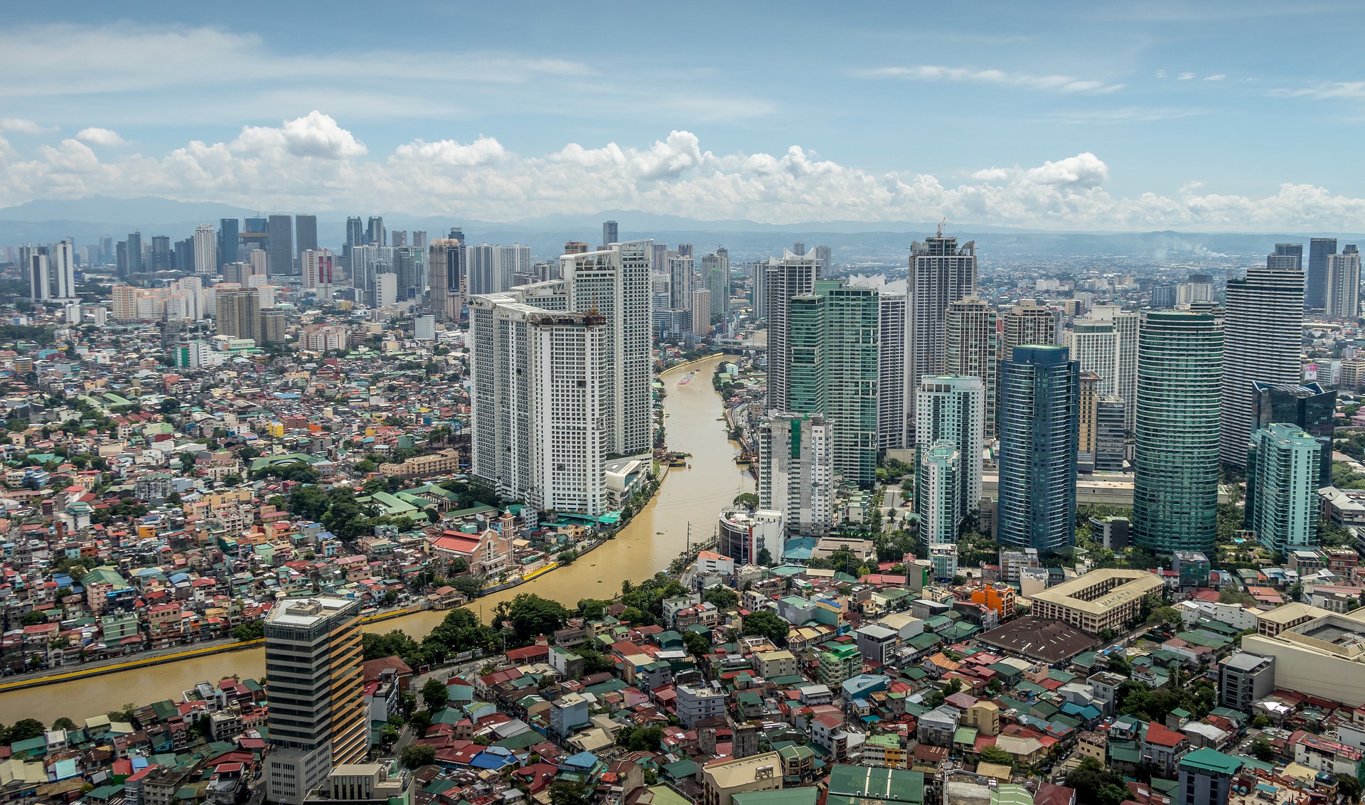 Over 100,000 foreign tourists arrive in Philippines since reopening of borders