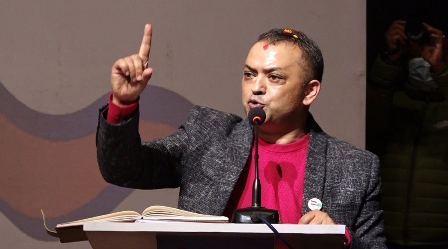 सभापतिमा उम्मेदवारी दिने गगनकुमार थापाको घोषणा