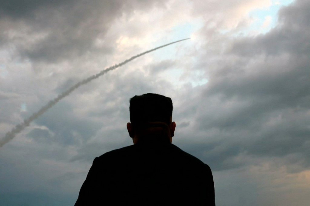 North Korea fires 2 projectiles toward sea of Japan: South Korean Military