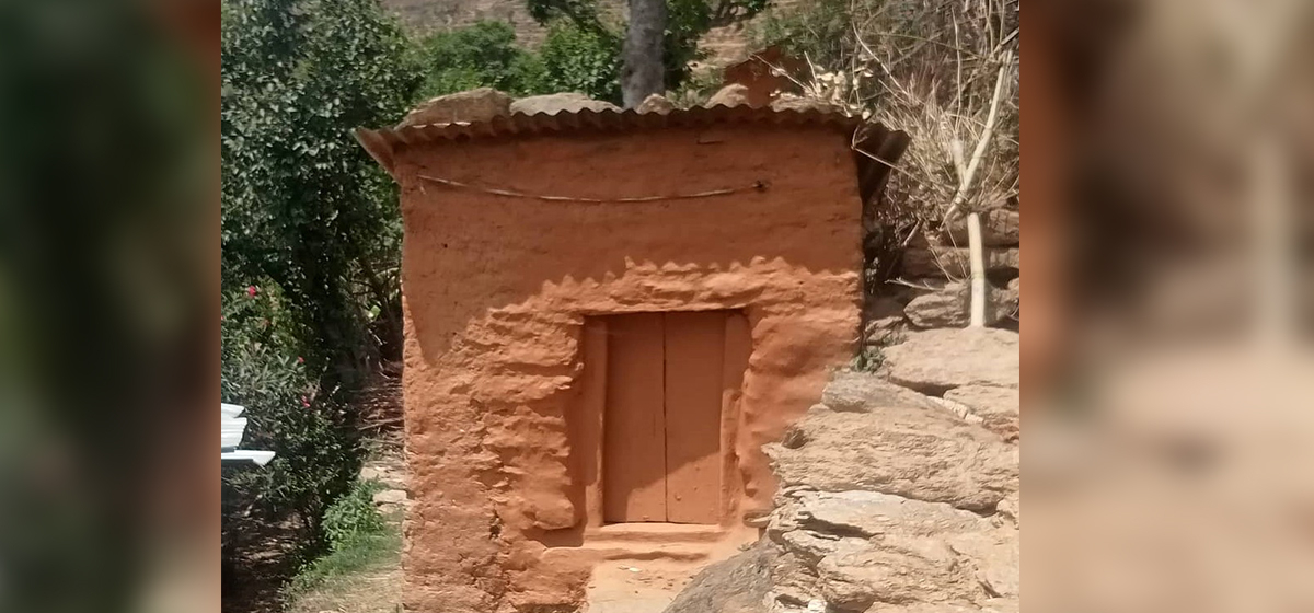 छाउगोठ भत्किए तर बाख्रा खोरमा पोखिन्छ पीडा