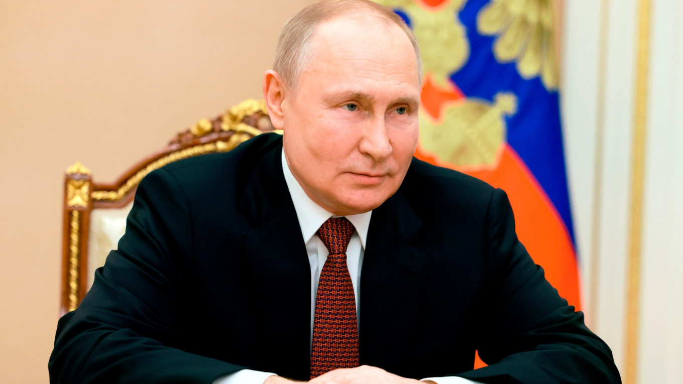 Putin ready to help overcome food crisis if West lifts sanctions
